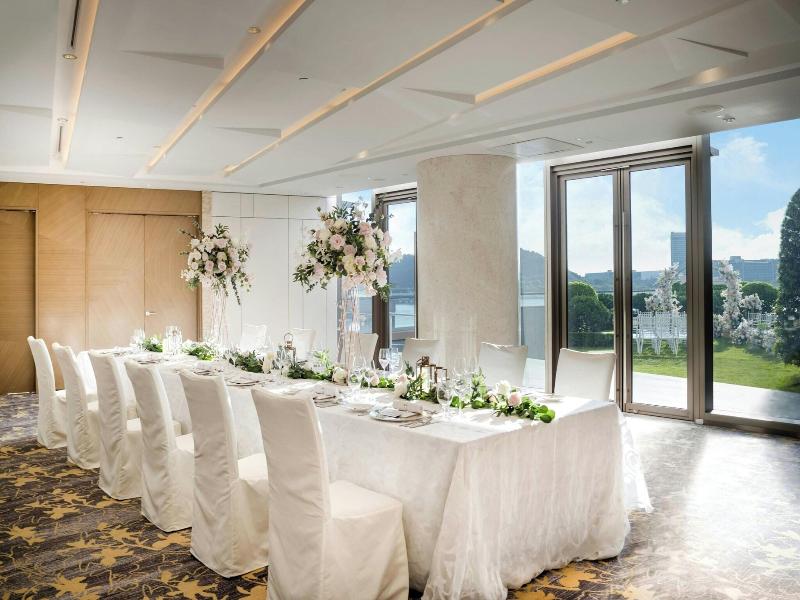 Sheraton Hong Kong Tung Chung Hotel image