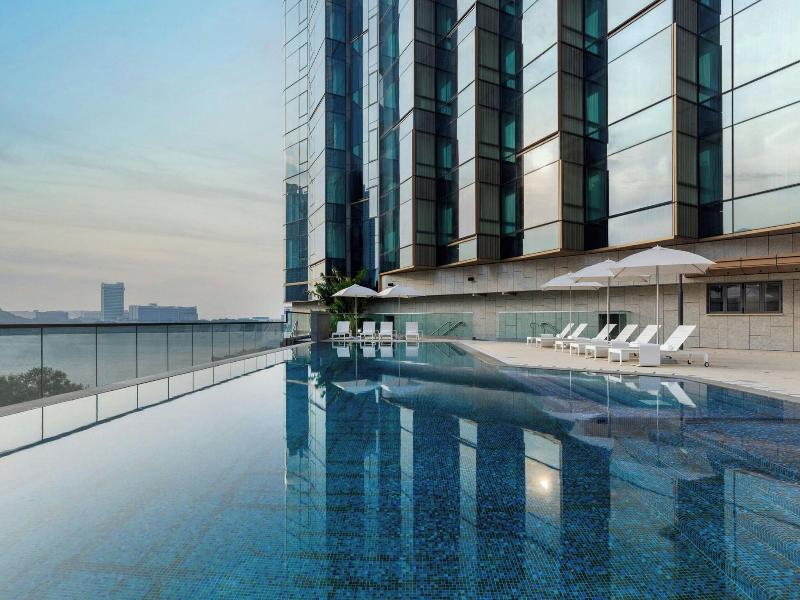 Sheraton Hong Kong Tung Chung Hotel image