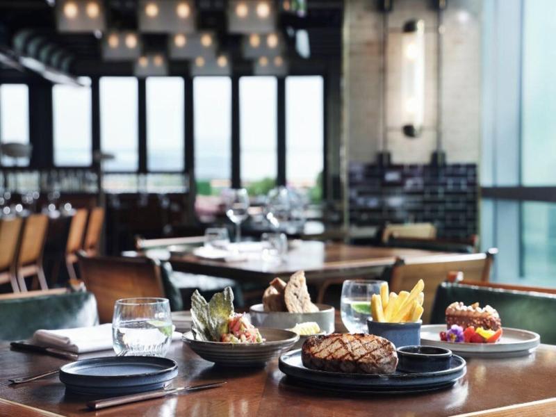 Sheraton Hong Kong Tung Chung Hotel image