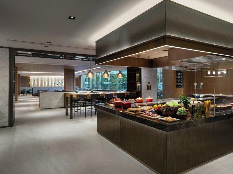 Sheraton Hong Kong Tung Chung Hotel image