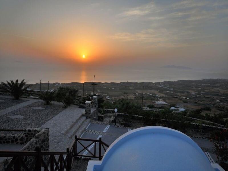 Phaos Santorini Suites image