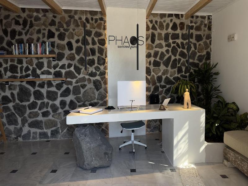 Phaos Santorini Suites image