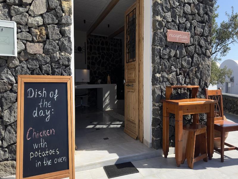 Phaos Santorini Suites image