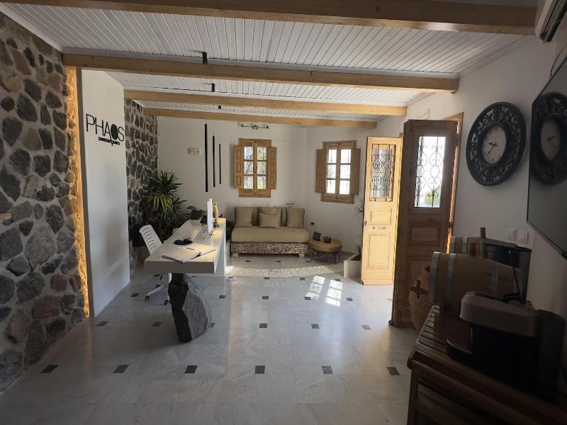 Phaos Santorini Suites image