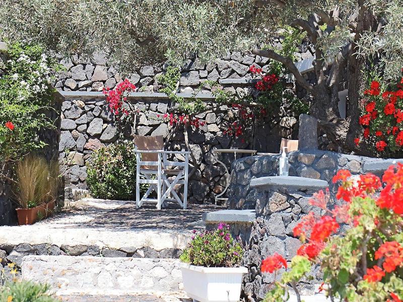 Phaos Santorini Suites image