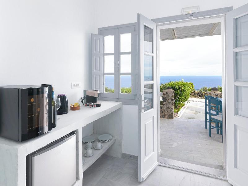 Phaos Santorini Suites image
