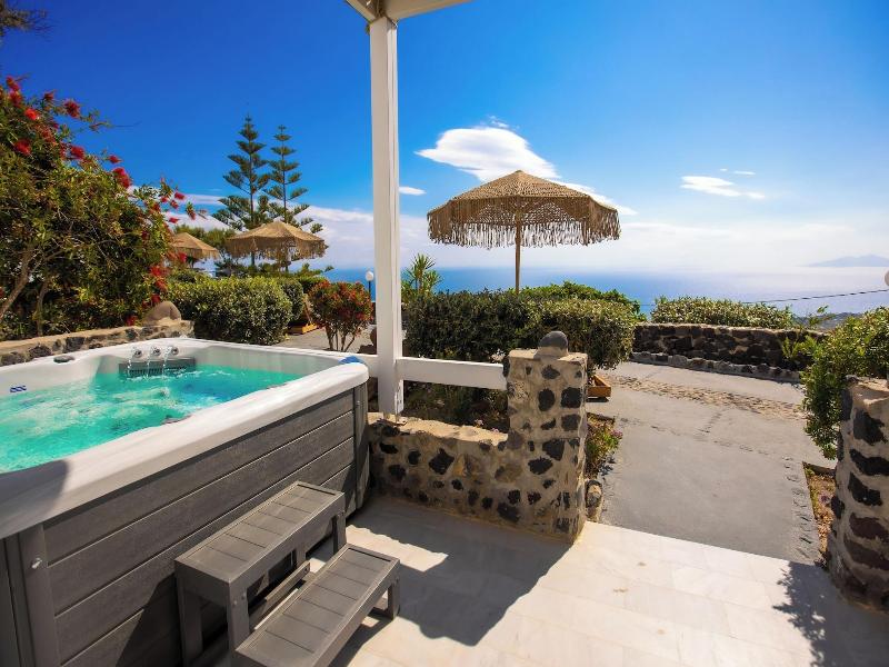Phaos Santorini Suites image