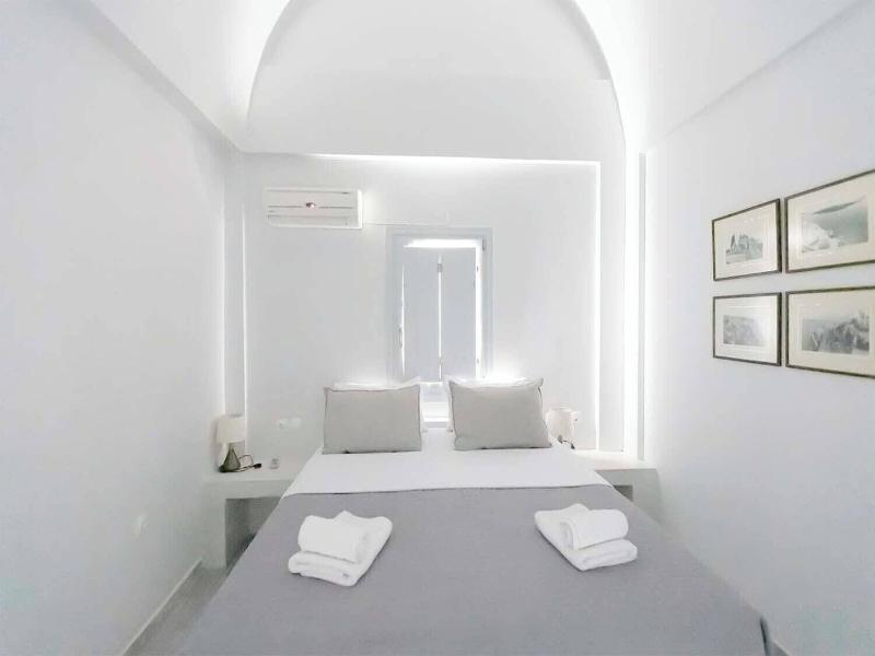 Phaos Santorini Suites image