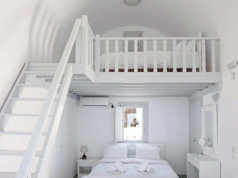 Phaos Santorini Suites image