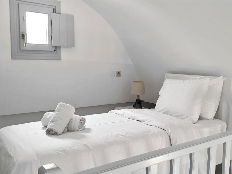 Phaos Santorini Suites image