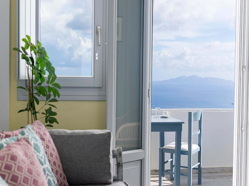 Phaos Santorini Suites image