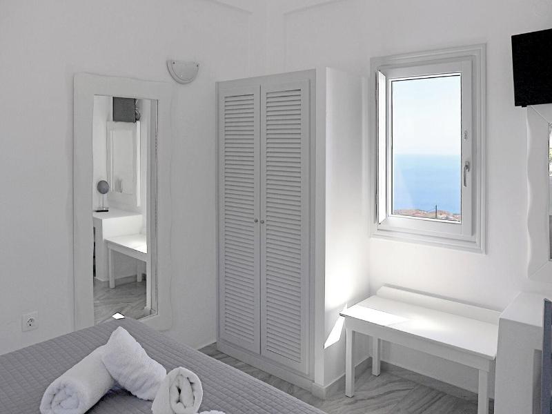 Phaos Santorini Suites image