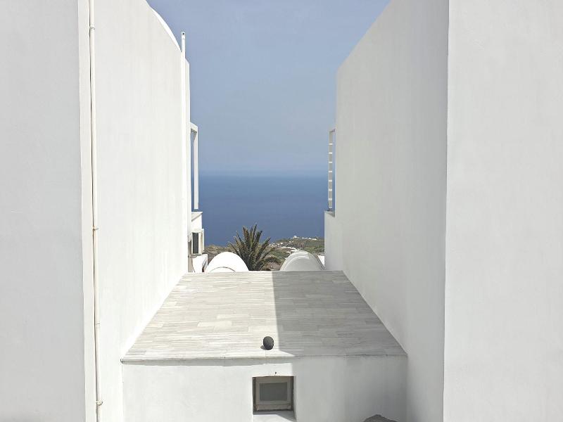 Phaos Santorini Suites image
