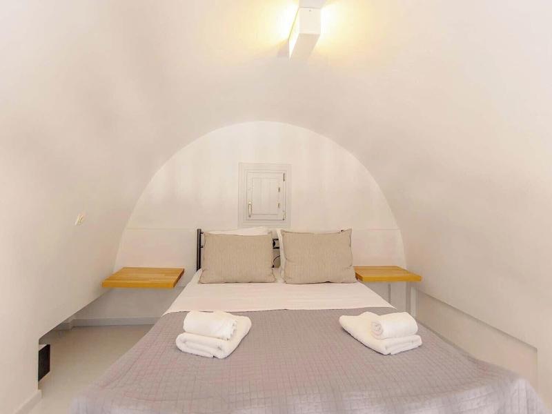 Phaos Santorini Suites image