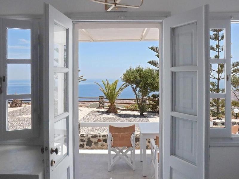 Phaos Santorini Suites image