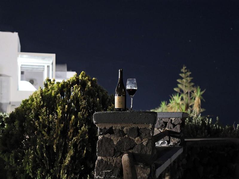 Phaos Santorini Suites image