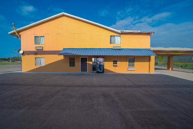 Texas Inn San Benito near Harlingen — photo 5