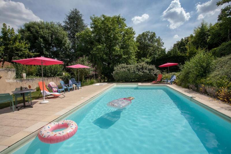 Logis Hotel Le Lion D'or Manzac image
