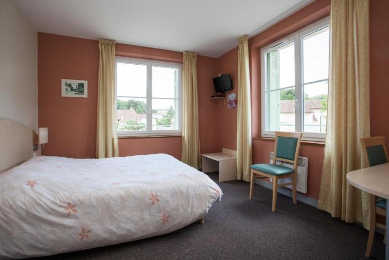 Logis Hotel Le Lion D'or Manzac image