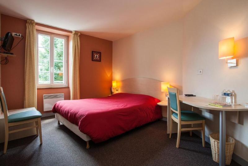 Logis Hotel Le Lion D'or Manzac image