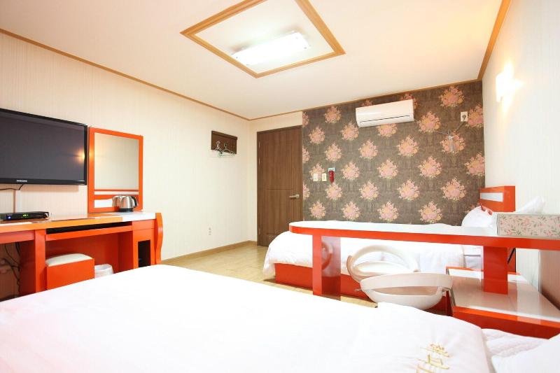 Jeju Happy Hotel — photo 37