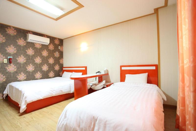 Jeju Happy Hotel — photo 33