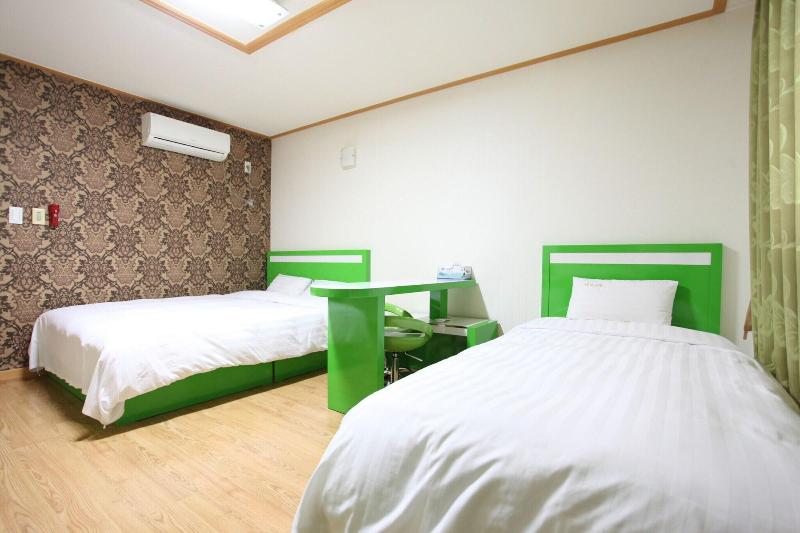 Jeju Happy Hotel — photo 13