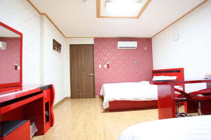 Jeju Happy Hotel — photo 25