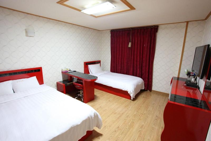 Jeju Happy Hotel — photo 23