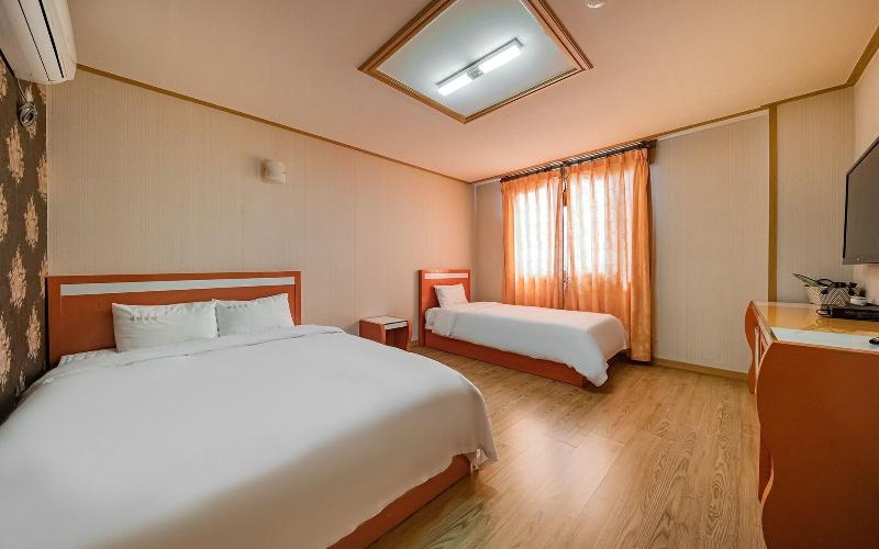 Jeju Happy Hotel — photo 42