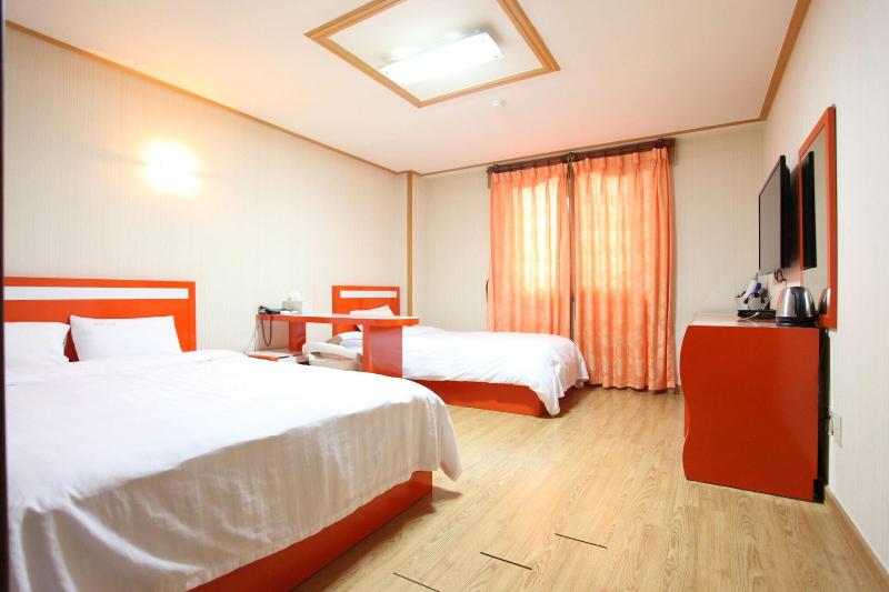Jeju Happy Hotel — photo 58