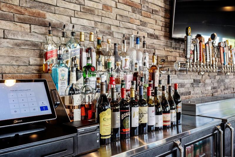 Cobblestone Hotel & Suites - De Pere image
