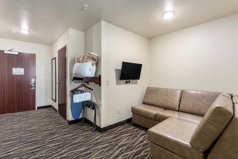 Cobblestone Hotel & Suites - De Pere image