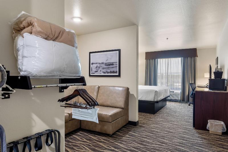 Cobblestone Hotel & Suites - De Pere image