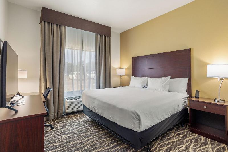 Cobblestone Hotel & Suites - De Pere image