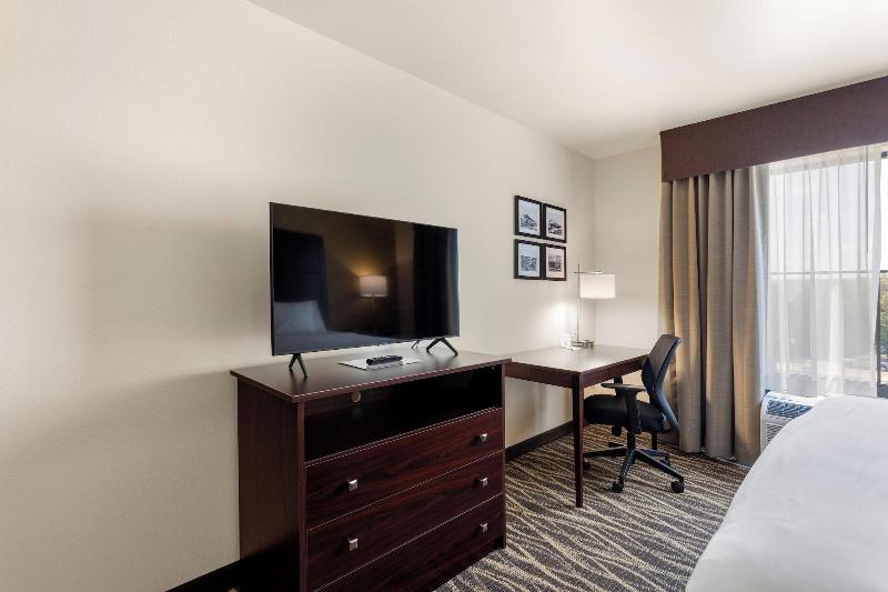 Cobblestone Hotel & Suites - De Pere image