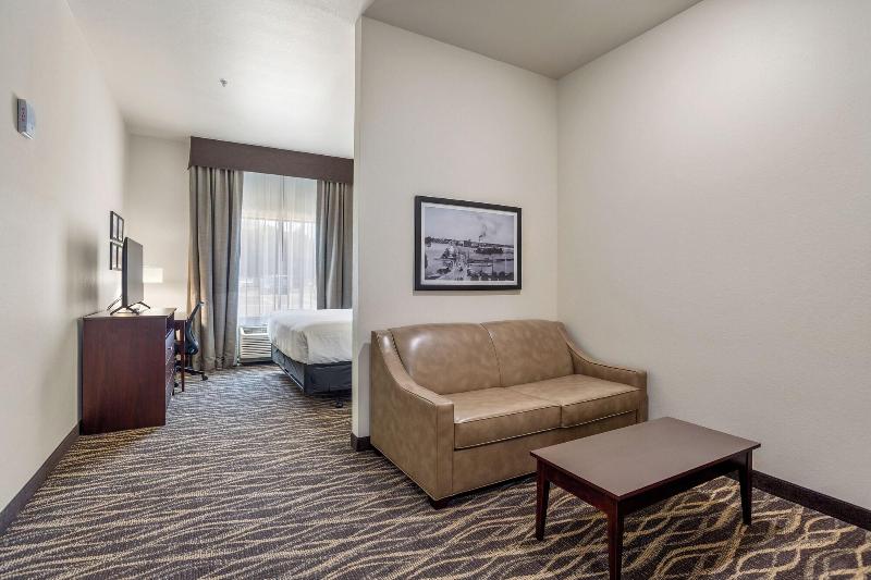 Cobblestone Hotel & Suites - De Pere image