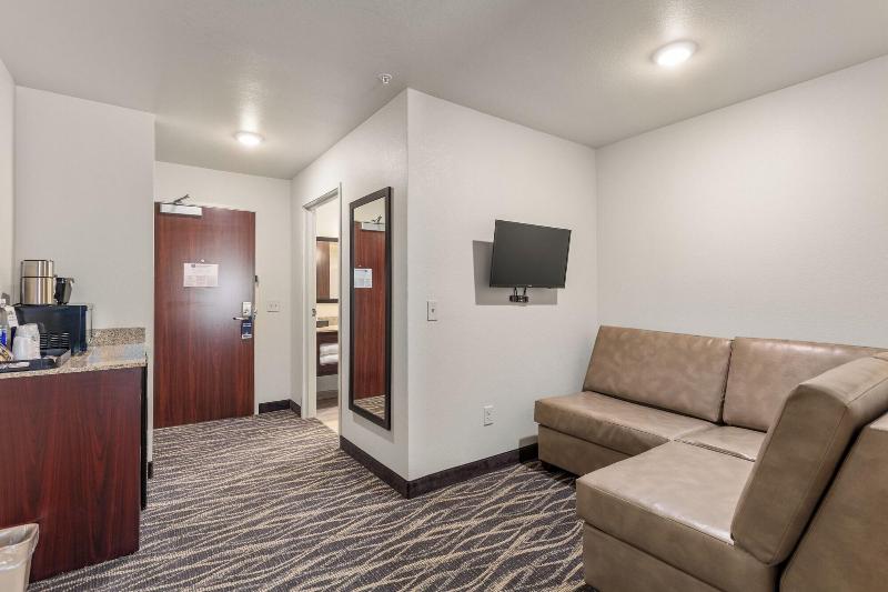 Cobblestone Hotel & Suites - De Pere image