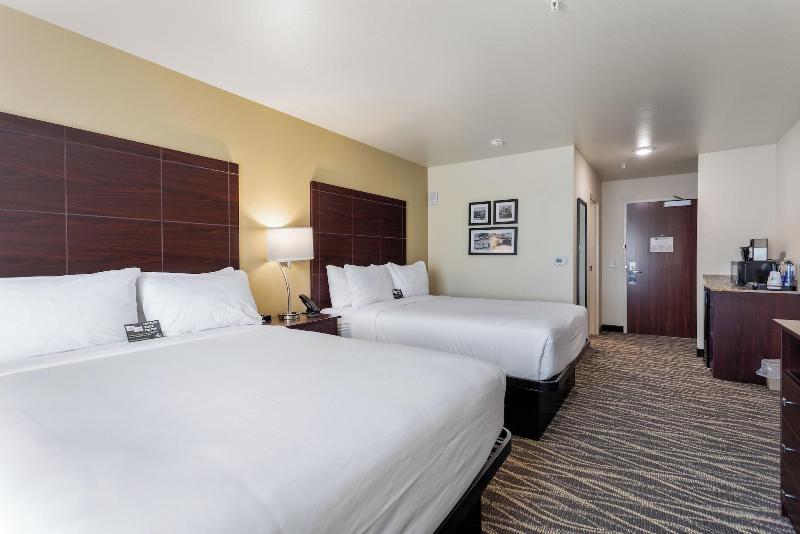 Cobblestone Hotel & Suites - De Pere image
