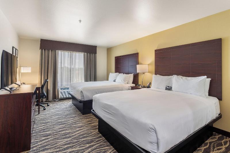 Cobblestone Hotel & Suites - De Pere image