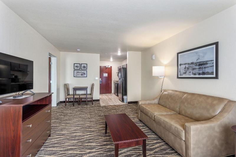 Cobblestone Hotel & Suites - De Pere image