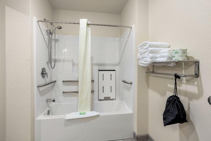 Cobblestone Hotel & Suites - De Pere image