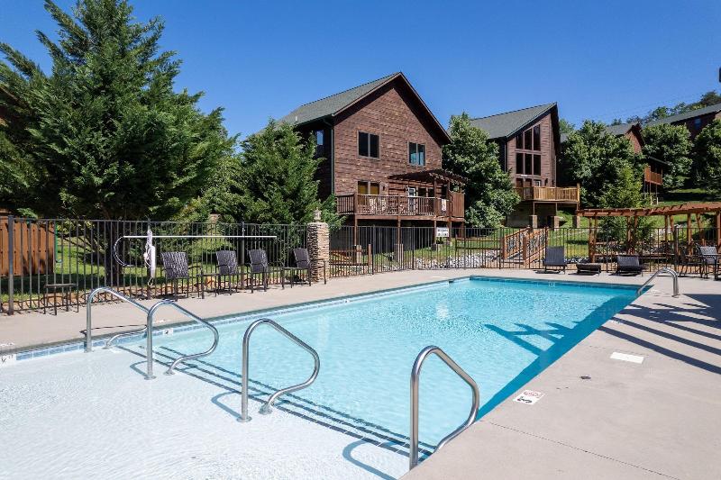 Hummingbird Hill Vista- Pool Hottub View