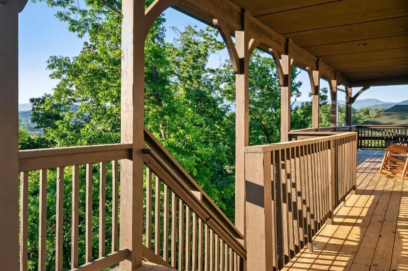 Hummingbird Hill Vista- Pool Hottub View — photo 56