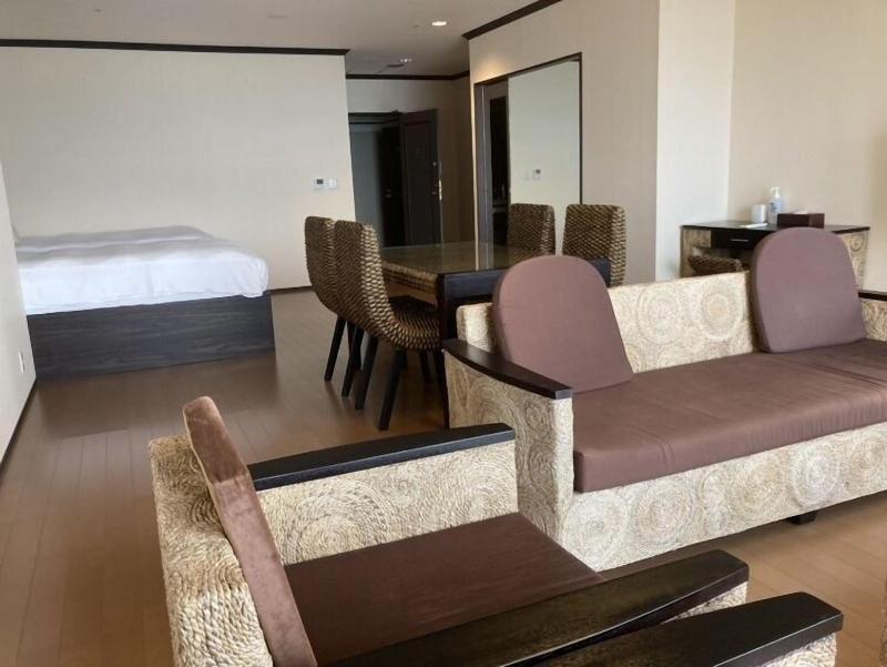 New Westpeninsula Hotel image