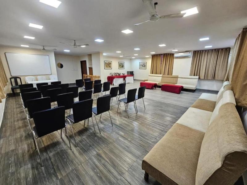 Oyo 10890 Malik Guest House