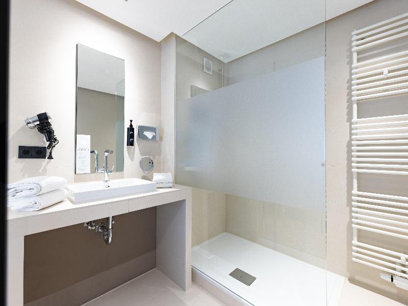 Garner Hotel Friedrichshafen by IHG image