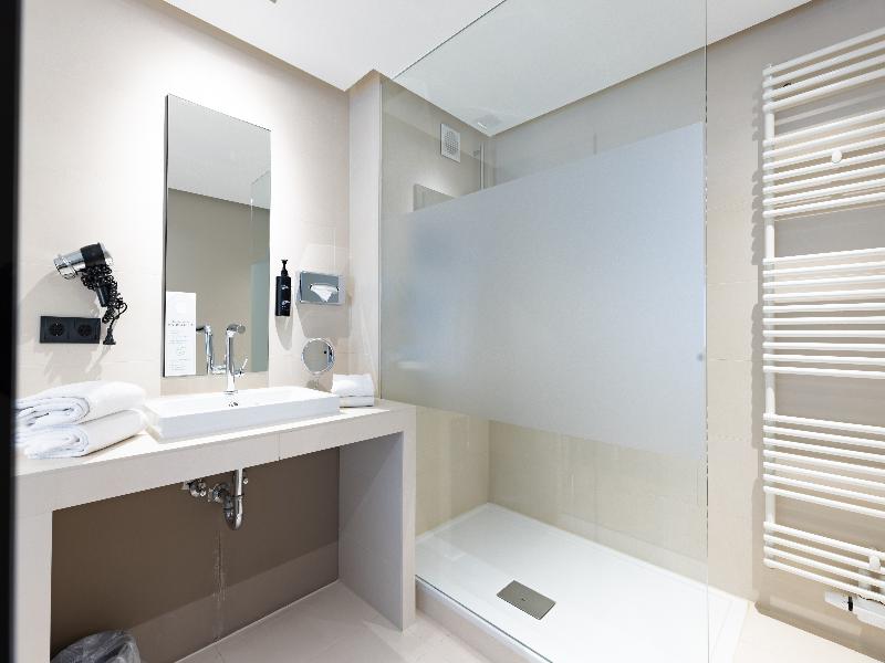 Garner Hotel Friedrichshafen by IHG image