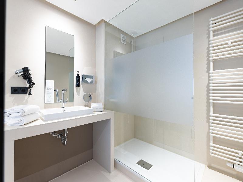 Garner Hotel Friedrichshafen by IHG image