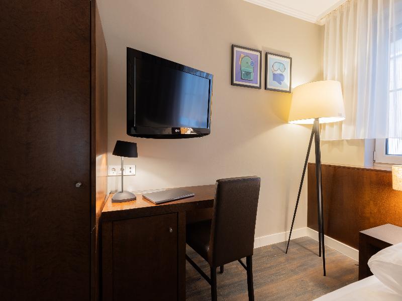 Garner Hotel Friedrichshafen by IHG image